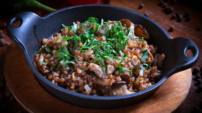 Is it possible to lose weight on buckwheat with meat and what is its calorie content