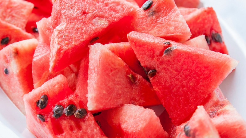 Is it possible to freeze a watermelon and how to do it in different ways