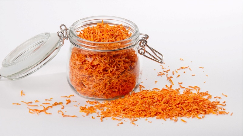 Useful properties and the most delicious carrot tea recipes