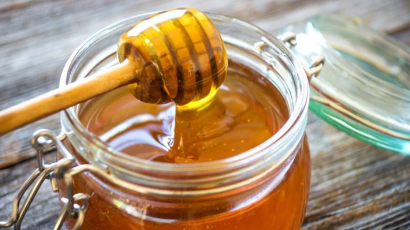 Useful properties of a medicinal mixture based on honey, lemon and celery root