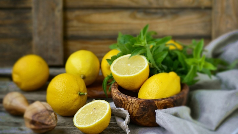 Useful properties of a medicinal mixture based on honey, lemon and celery root