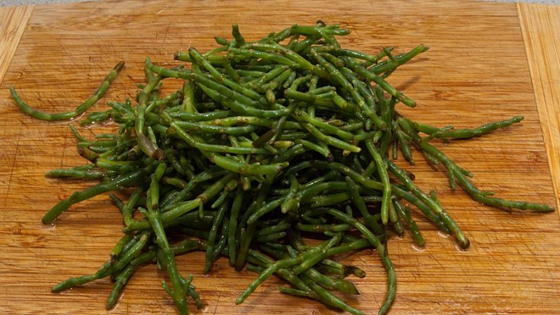 Varieties of asparagus: thin-leaved, argentel and others
