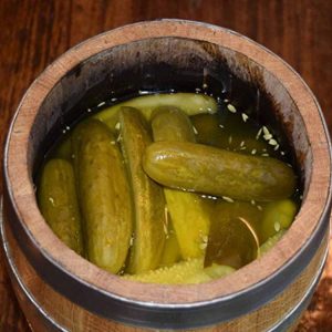 Do-it-yourself step-by-step instructions for salting cucumbers in a barrel
