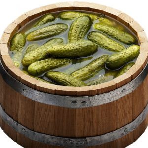 Do-it-yourself step-by-step instructions for salting cucumbers in a barrel