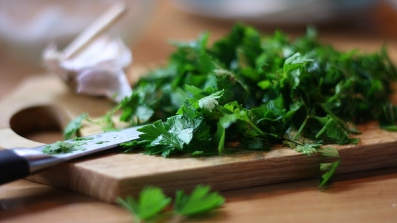 How to take parsley for weight loss: the best fat burning recipes