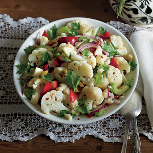How to prepare Korean cauliflower for the winter: a classic recipe and its variations