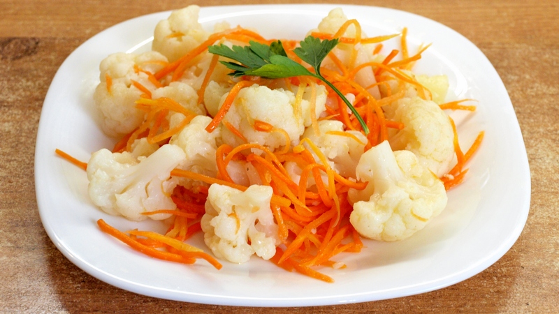 How to prepare Korean cauliflower for the winter: a classic recipe and its variations