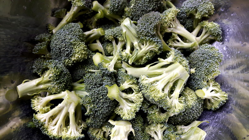 Simple and delicious do-it-yourself broccoli blanks for the winter