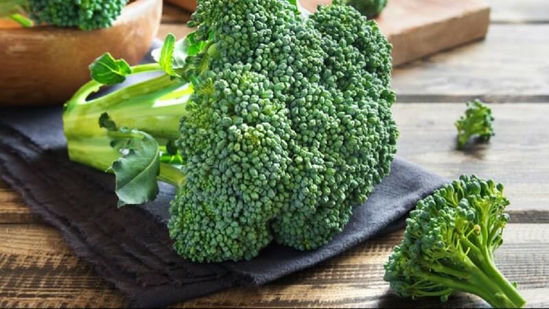 Simple and delicious do-it-yourself broccoli blanks for the winter