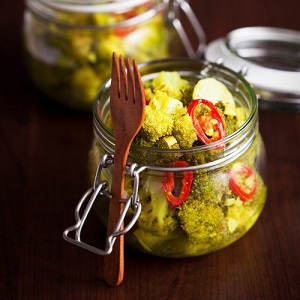 Simple and delicious do-it-yourself broccoli blanks for the winter