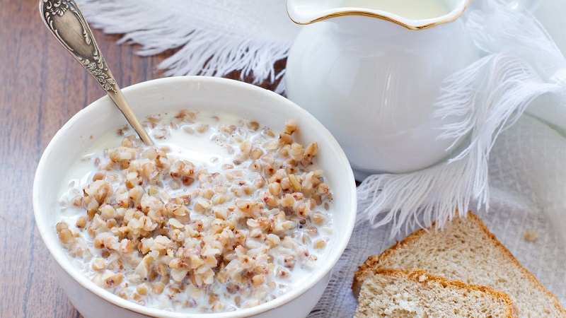 Why buckwheat with kefir is useful for losing weight in the morning and how to cook it correctly