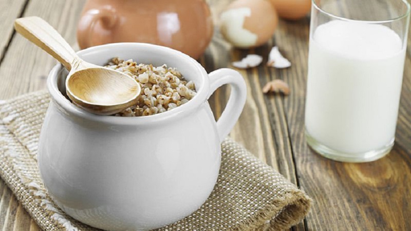 Why buckwheat with kefir is useful for losing weight in the morning and how to cook it correctly