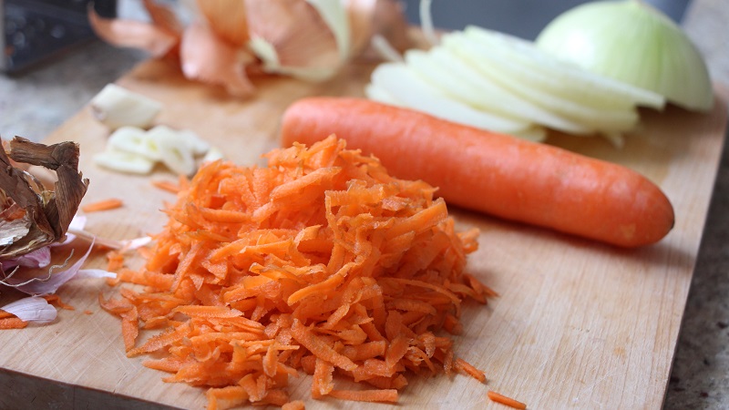 How to properly use carrot juice for a cold: recipes and recommendations