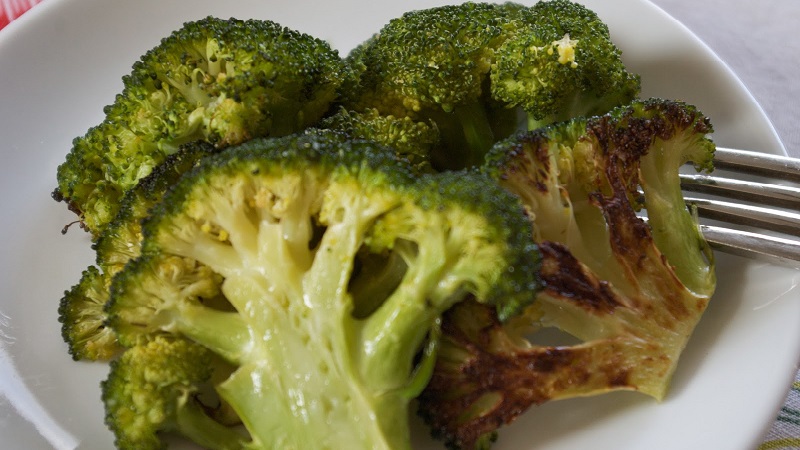 How to properly freeze broccoli for the winter at home: step by step instructions and use of the blank