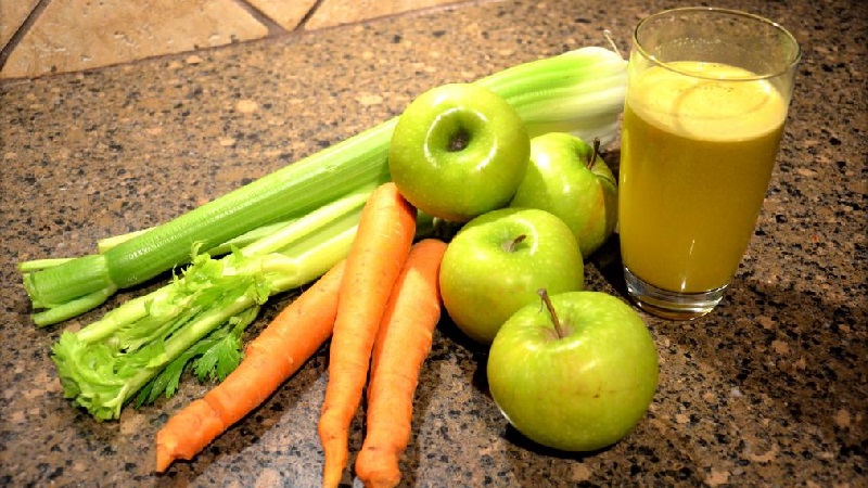 How to make delicious and healthy carrot and apple juice