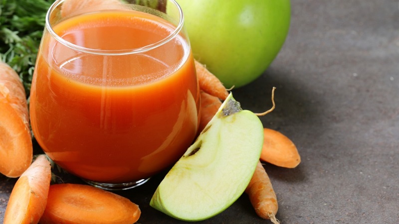 How to make delicious and healthy carrot and apple juice