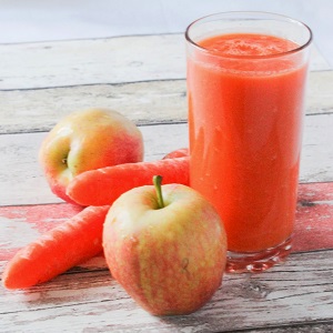 How to make delicious and healthy carrot and apple juice