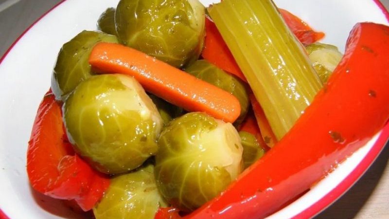 The best recipes on how to salt Brussels sprouts for the winter