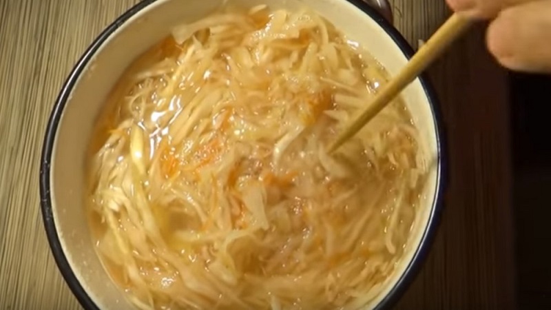 Correcting shortcomings in the preparation: how to remove bitterness from sauerkraut and why it appears