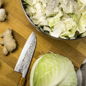 How delicious and easy to cook sauerkraut with ginger