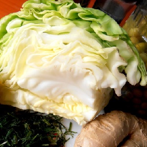 How delicious and easy to cook sauerkraut with ginger