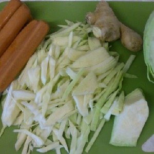 How delicious and easy to cook sauerkraut with ginger