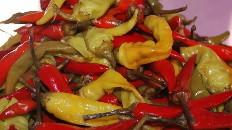 How to deliciously prepare Tsitsak pepper for the winter: the best recipes and recommendations of experienced housewives