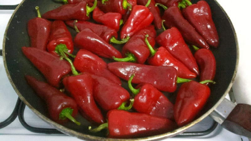 How to deliciously prepare Tsitsak pepper for the winter: the best recipes and recommendations of experienced housewives