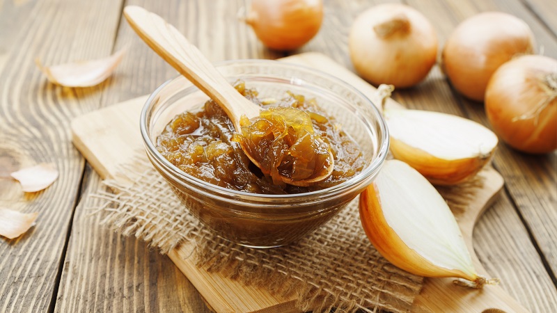 How to cure a cough with an onion