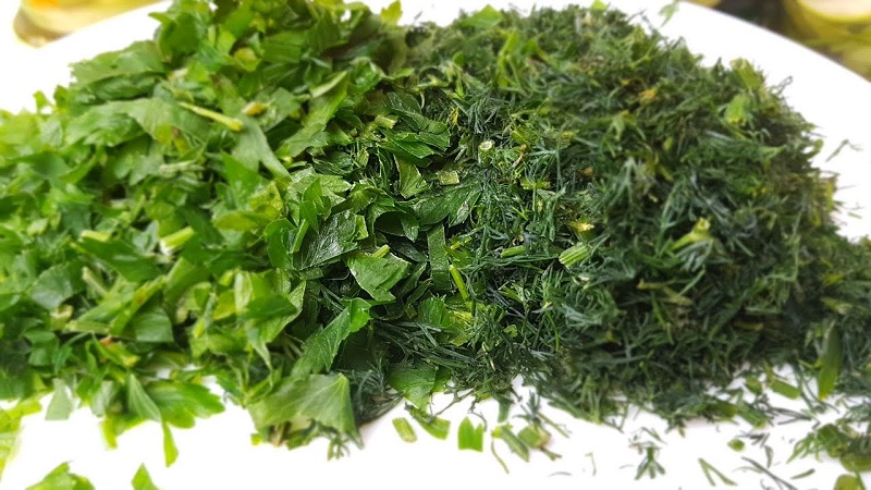 Best recommendations on how to prepare parsley for the winter and preserve the flavor