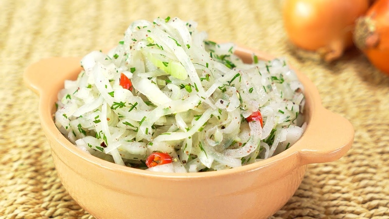The most delicious recipes: how to pickle onions in vinegar