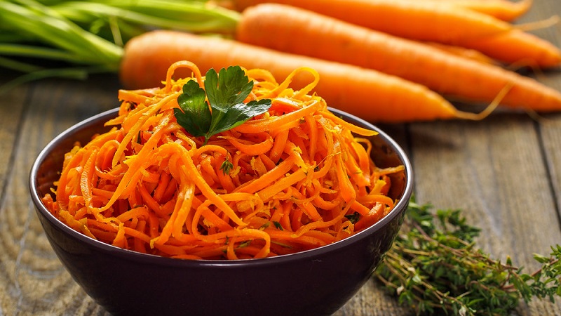 Calorie content, vitamins and nutritional value of fresh and cooked carrots