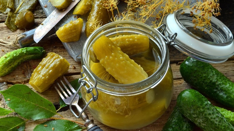 Delicious recipes for the winter: cold pickled cucumbers in jars