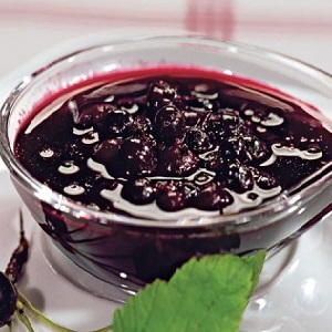 The best ways to freeze black currants for the winter in the freezer