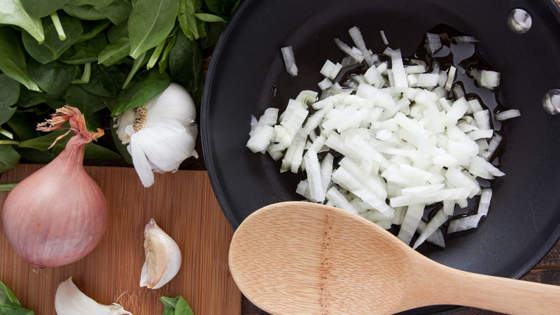 Is it possible to eat onions during pregnancy and for how long