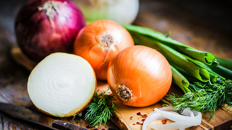 Can I eat onions while breastfeeding?
