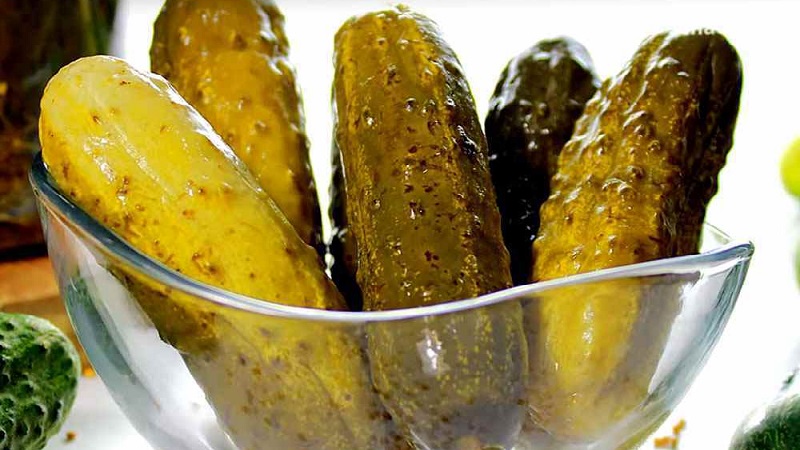 Features of pickling cucumbers for the winter in a barrel: recipes for cold pickling