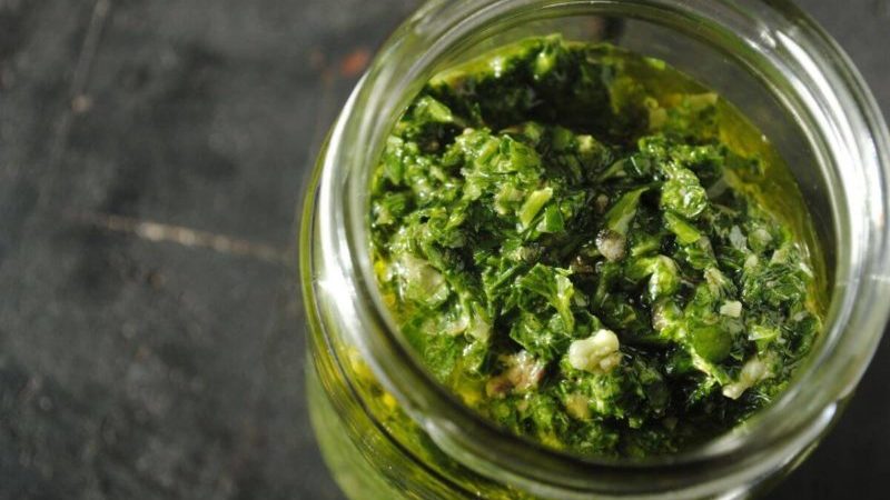 Useful properties of parsley broth and how to cook it correctly