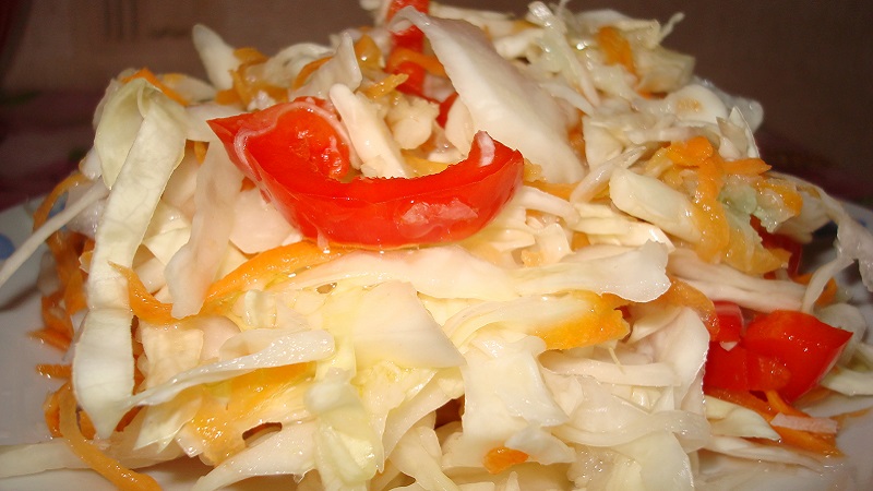 Step-by-step instructions on how to properly pickle cabbage with hot peppers: recipe variations