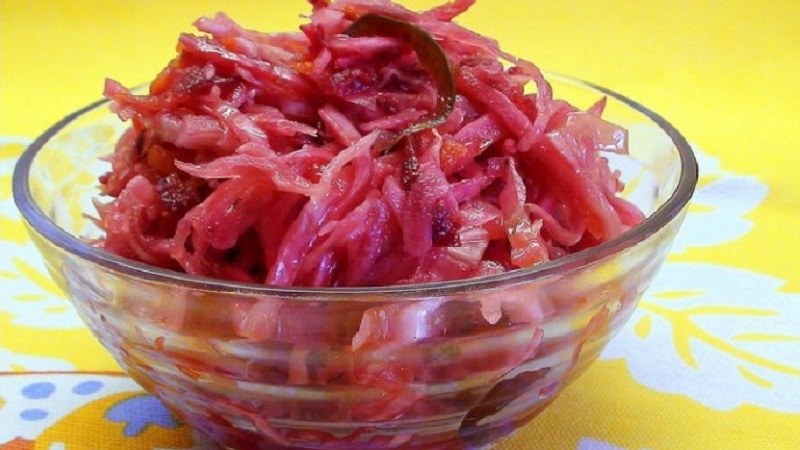 Step-by-step instructions on how to properly pickle cabbage with hot peppers: recipe variations