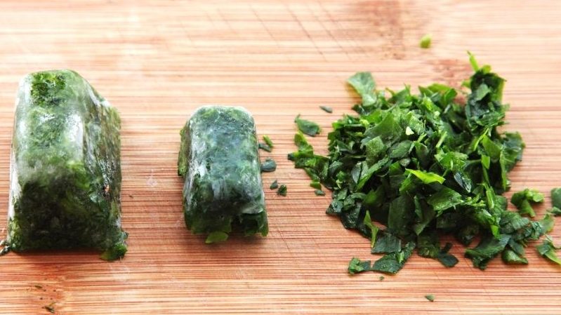 How to properly freeze basil for the winter: a selection of the best ways