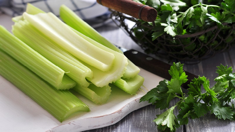 Celery: what it tastes like, what it looks like and how to use it correctly