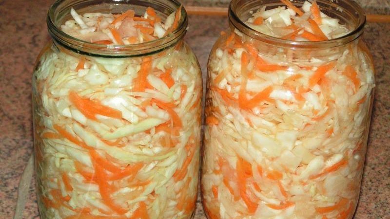 Simple but tasty ways to pickle cabbage without brine and storage features