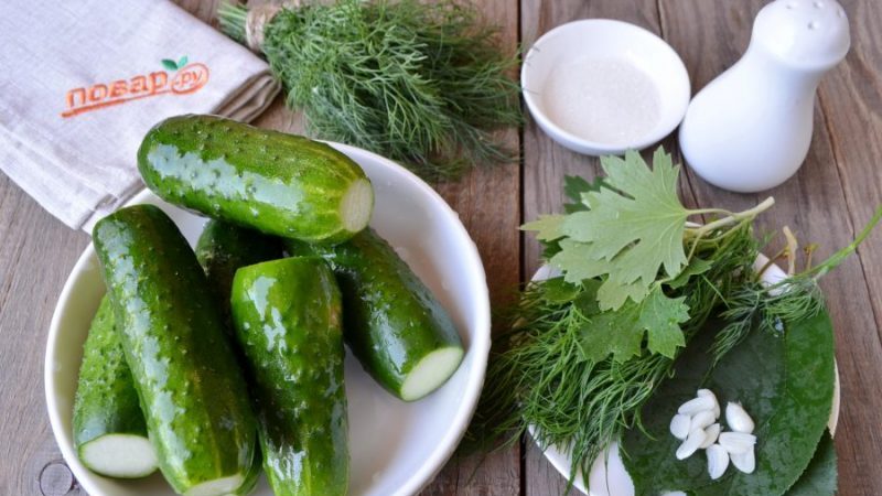 Simple and delicious ways to dry pickle cucumbers in a jar, bag and barrel