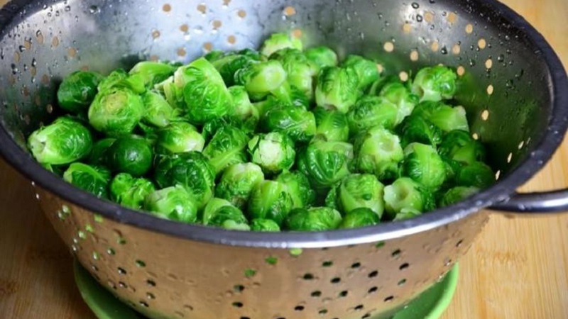 In what form and how to properly freeze Brussels sprouts for the winter in the freezer