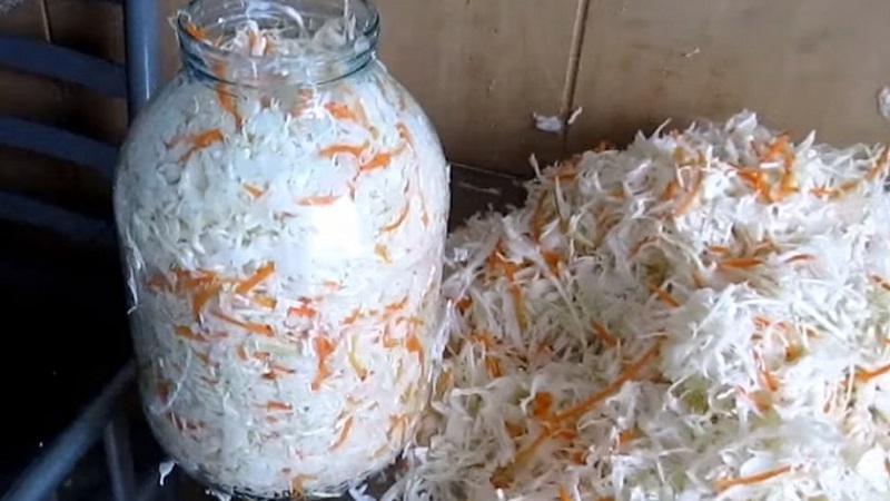 We prepare sauerkraut under an iron lid according to the best recipes