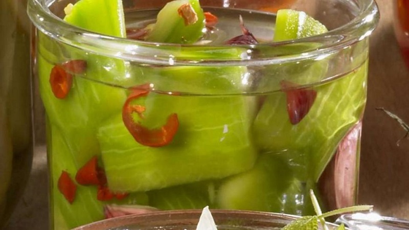 How to freeze celery for the winter and is it possible to preserve the beneficial properties