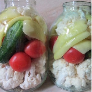 The most delicious assorted recipes with cauliflower, cucumbers and tomatoes for the winter