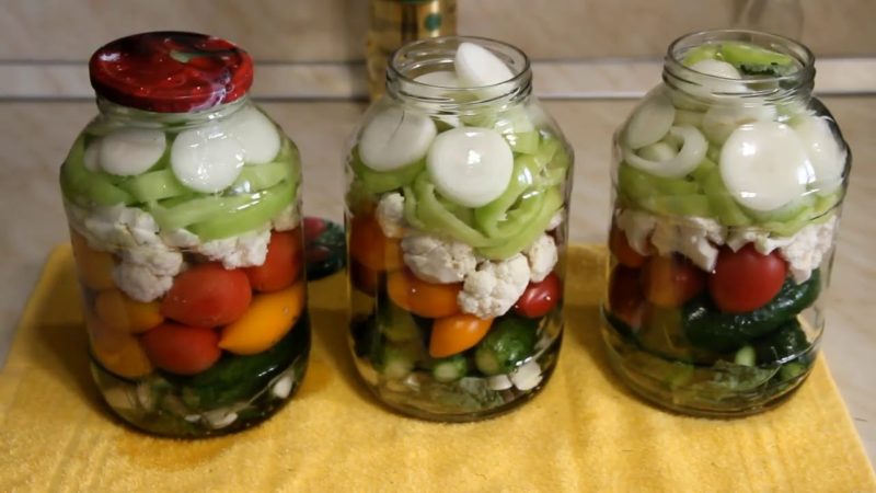 The most delicious assorted recipes with cauliflower, cucumbers and tomatoes for the winter