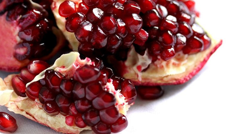 Is there a pomegranate without seeds and how to distinguish it from the usual